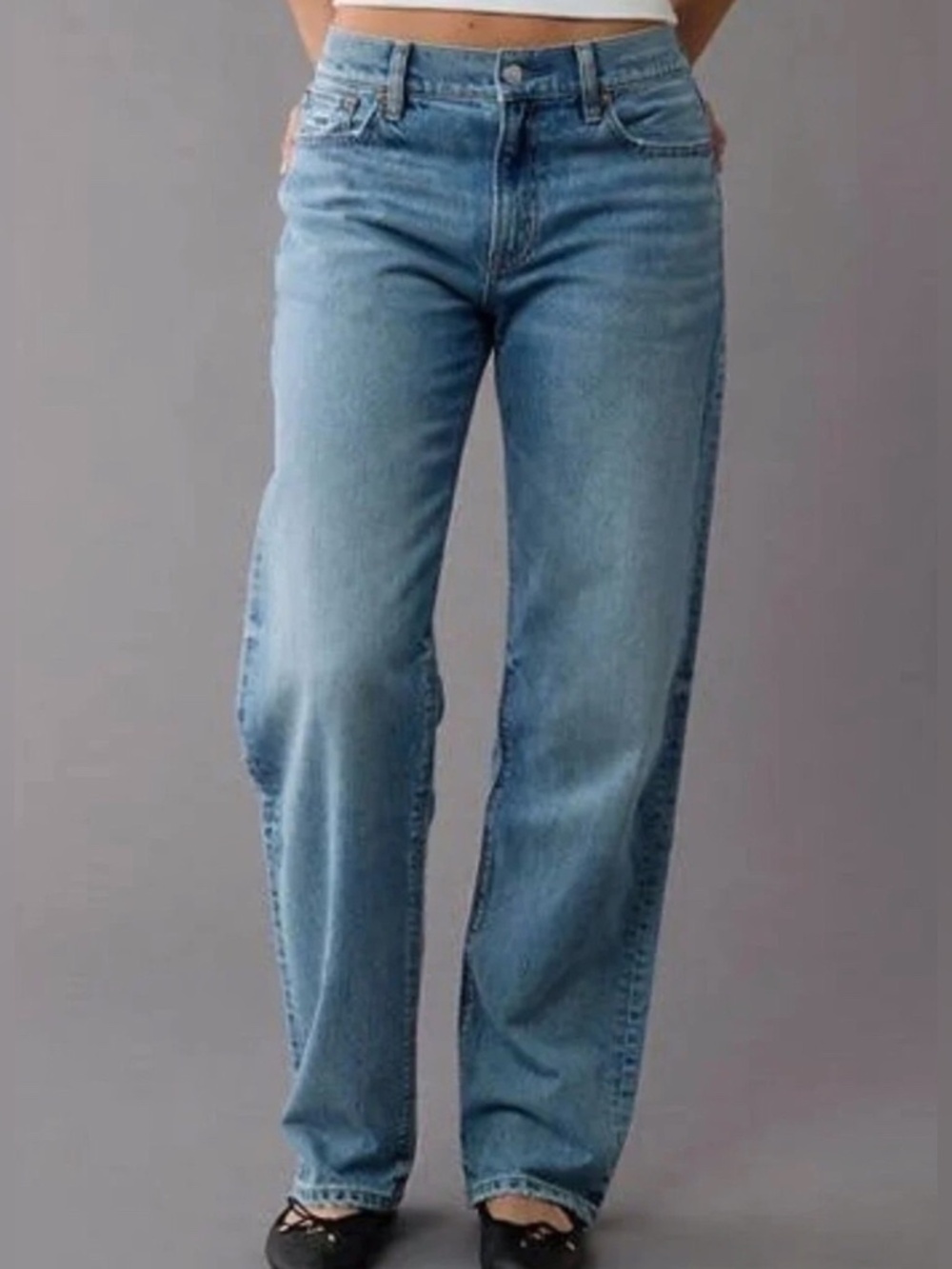 American Eagle AE Ex-Boyfriend Jeans Strigid Denim Light Wash Size 4 Short